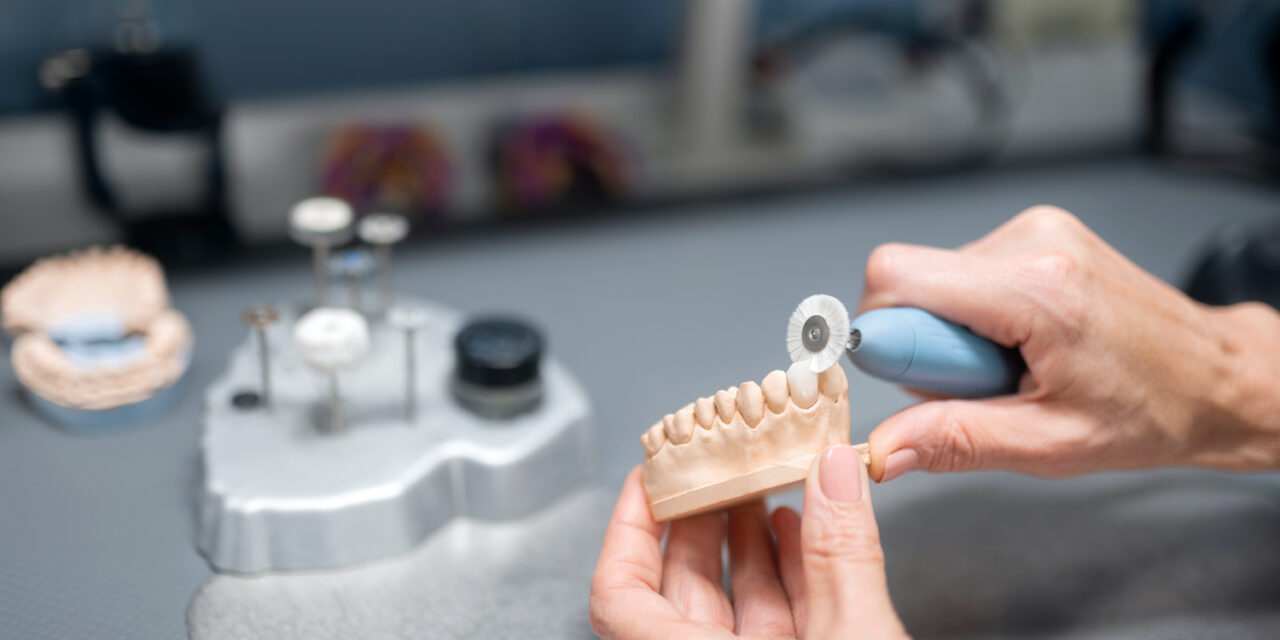 Yeni Diş Protezine Nasıl Alışılır?